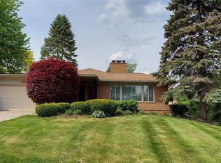 6723 White Pine Dr, Bloomfield Hills, MI