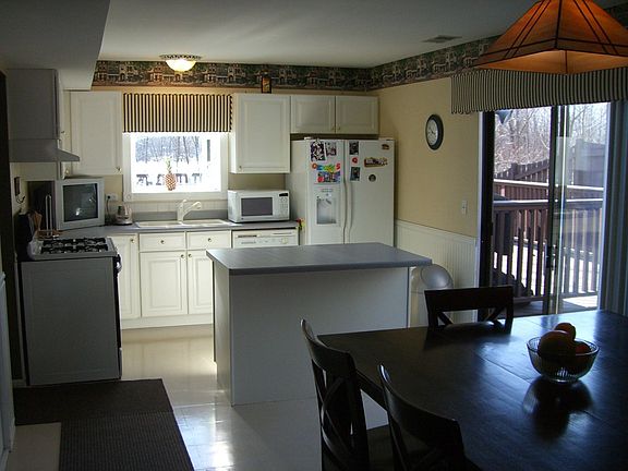 4th image of 440 S Garden Ave