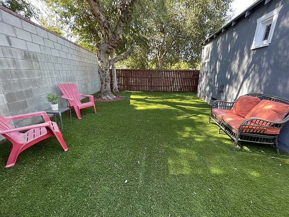 5th image of 1071 N Avenue 51 Unit 1/2