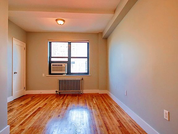 5th image of 11 Waverly Pl APT 11K