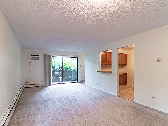 5th image of 1004 Centurion Ln APT 4