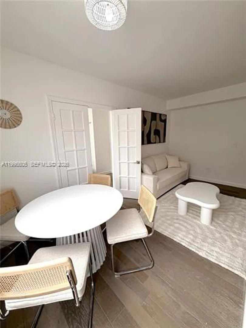 Building Photo - 605 Euclid Ave #106