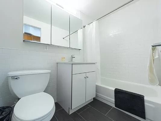 Rented by Avenues Real Estate | media 40