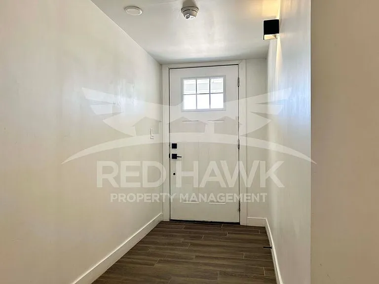 119 S Catalina St — Photo 3