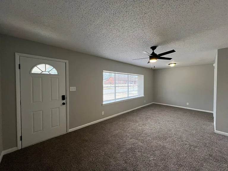 856 Hackberry Ln — Photo 7