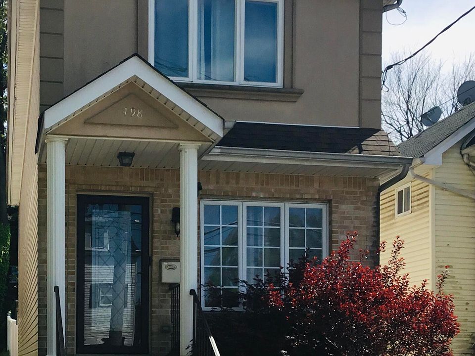 1st image of 498 Delafield Ave