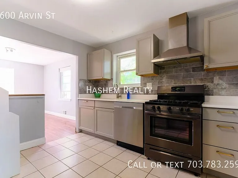 2600 Arvin St — Photo 2
