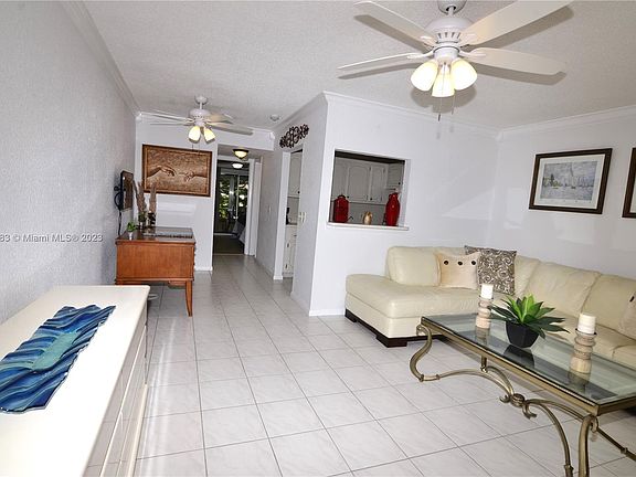 3rd image of 102 Ventnor Cres E #102