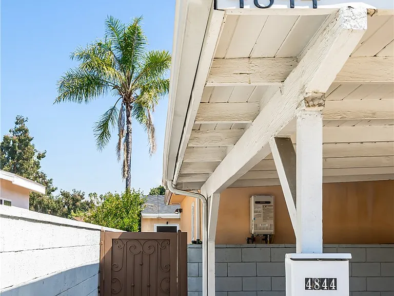 4844 Bluebell Ave — Photo 16