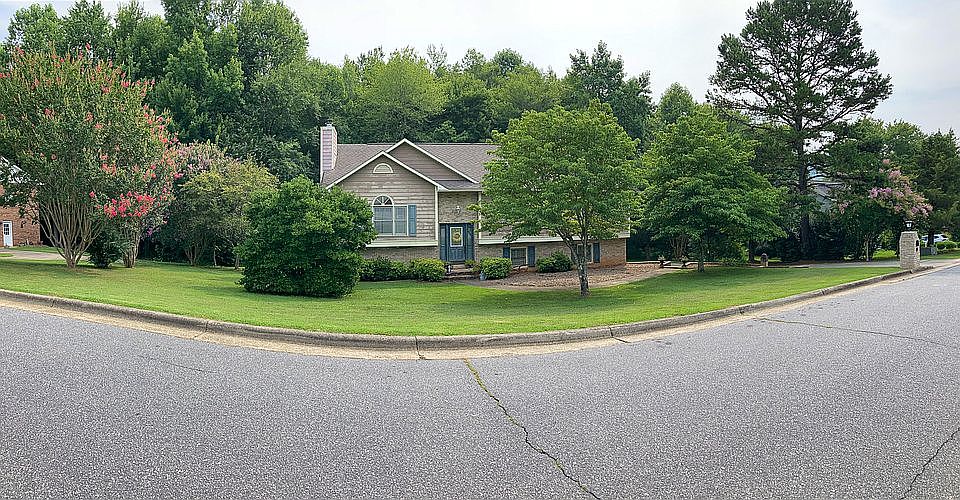1st image of 104 Tomlinson Ct