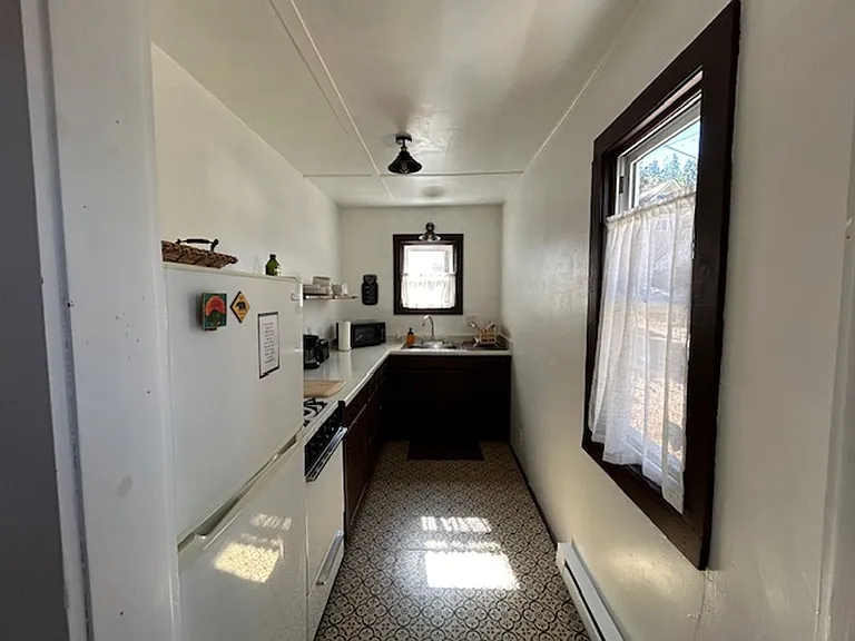 784 Berkley Ln — Photo 10