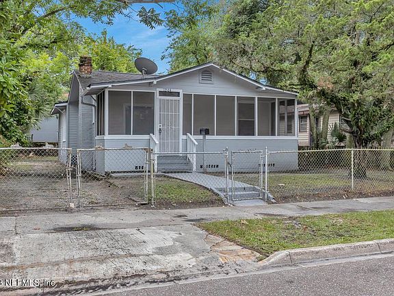 2nd image of 1204 W 31ST Street