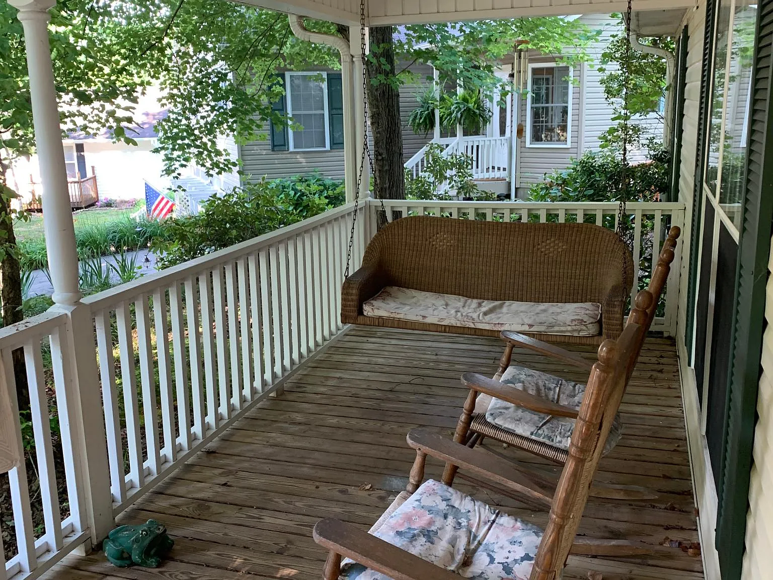 66 Sarah Ct — Photo 2