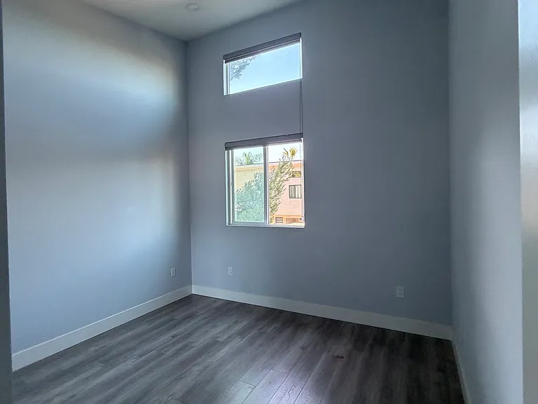 5743 Case Ave #5743 — Photo 7