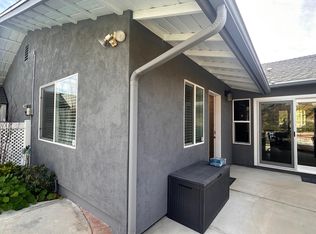 22713 Lugar De Oro Dr #B, Valencia, CA 91354