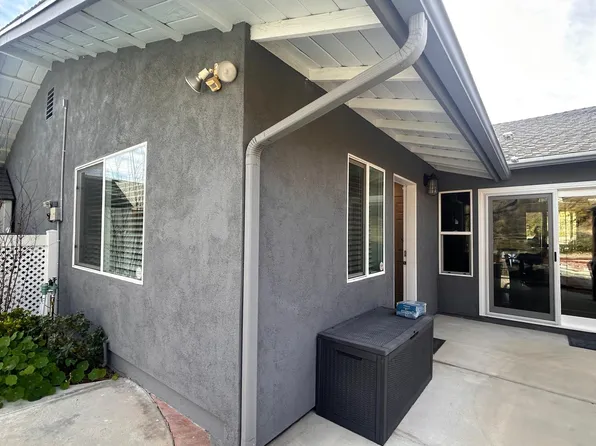 22713 Lugar De Oro Dr #B, Valencia, CA 91354