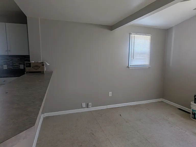 994 Peerless Ave — Photo 9