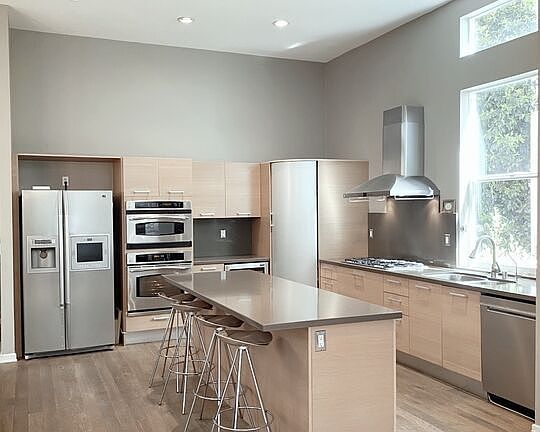 2nd image of 6581 Seabluff Dr #11