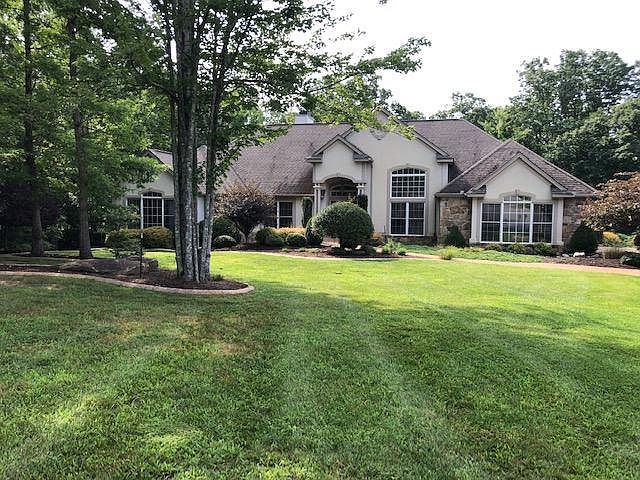 1st image of 19 Maplewood Ct