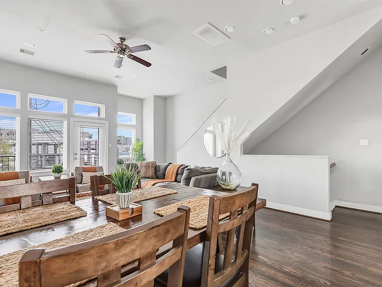 1310 Roberts St #1310 — Photo 8