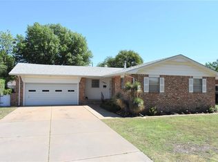 1905 Pontiac Dr, Enid, OK 73703