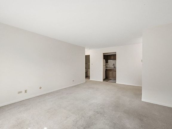 3rd image of 705 W Central Rd APT B1