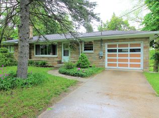 794 Michigan St, Eaton Rapids, MI 48827