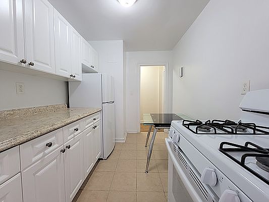 4th image of 50-01 39th Ave #M36