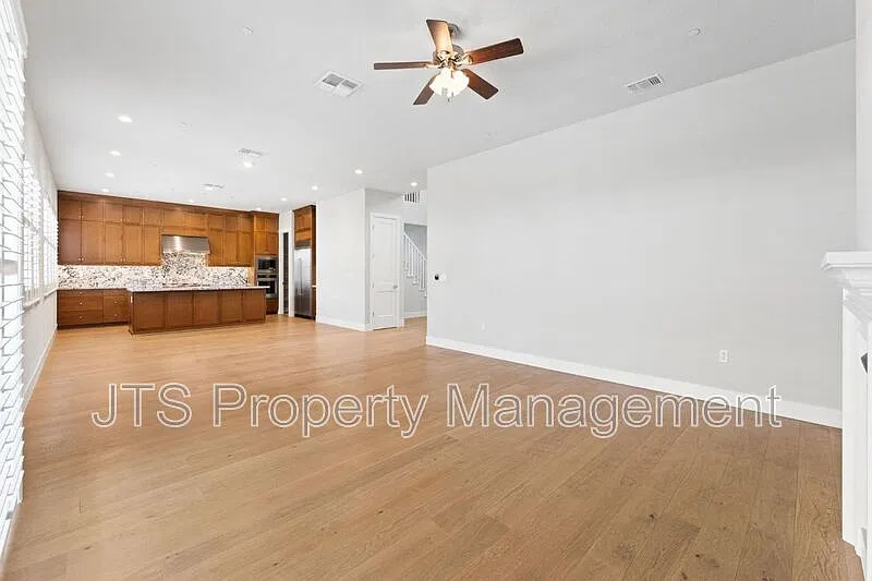5 bed, 5.5 bath, 3788 sqft, $5,195 — Photo 4