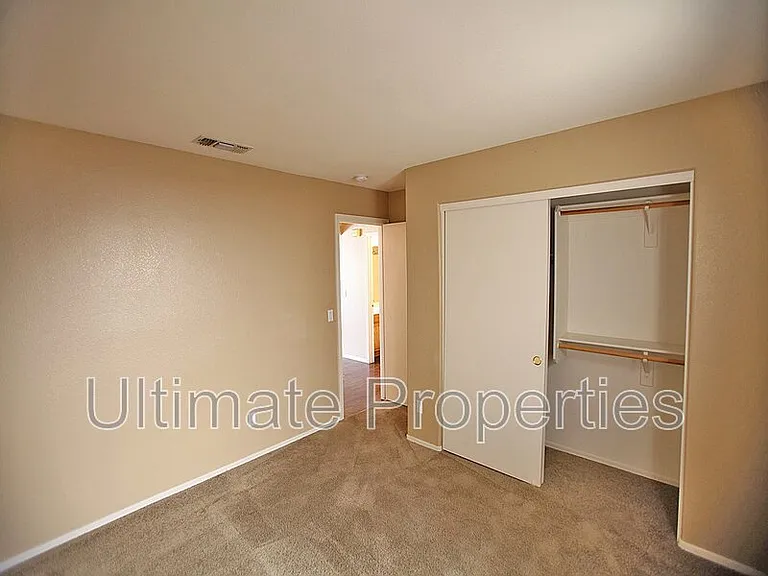 8570 W Rue De Lamour — Photo 18