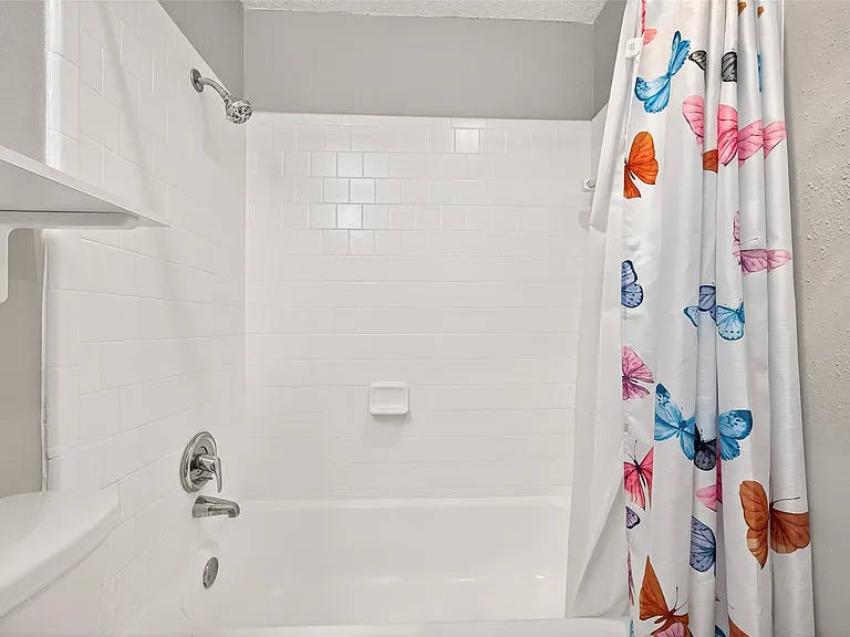10855 Meadowglen Ln #608 — Photo 17