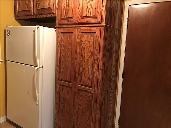 3rd image of 1505 W Walnut St