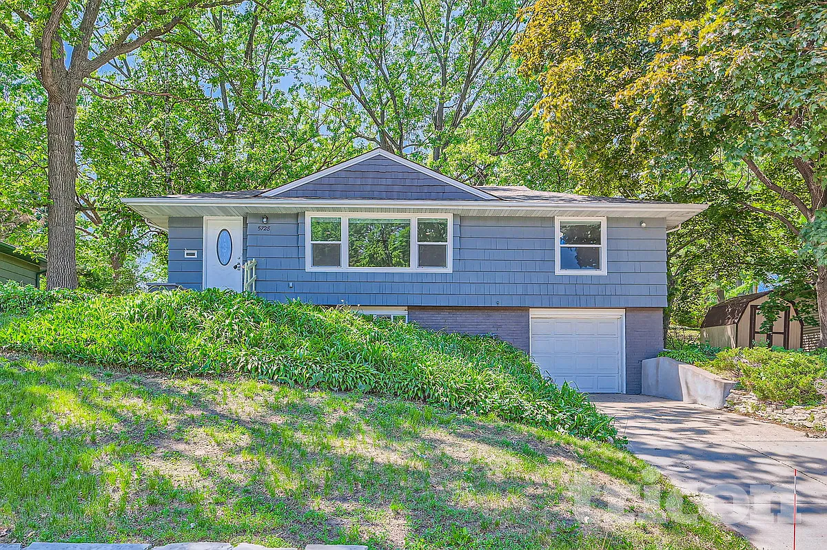 Building Photo - 5728 Xerxes Ave S
