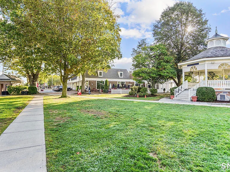 107 Benson Pl — Photo 31
