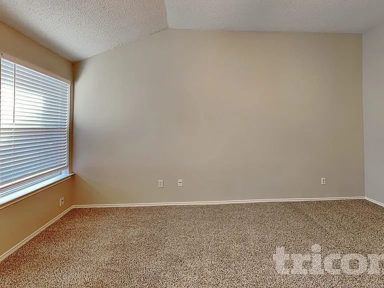 2520 Ensenada Ln — Photo 8