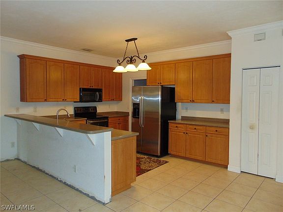 2nd image of 3043 SW 4th Place Cpe