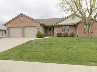 2805 Findley Dr, Springfield, IL 62704