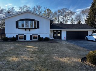 31340 N Liberty Rd, Grayslake, IL 60030