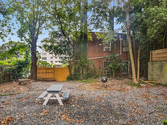 3rd image of 559 Parkway Dr NE #D