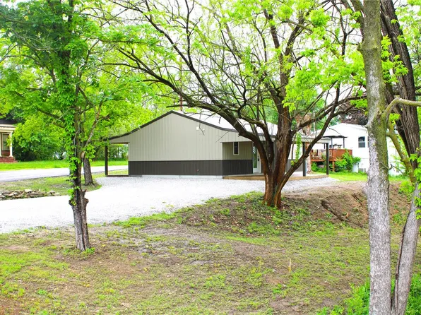 314 E Madison St, Paris, MO 65275