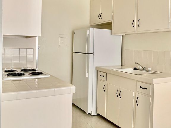 3rd image of 1007 Willow St #129