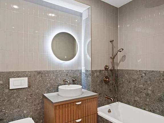 4th image of 20-48 Steinway St #1AA