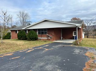 34 Valley Dr, Trenton, GA 30752