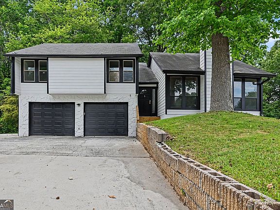2nd image of 1030 Chapman Ln
