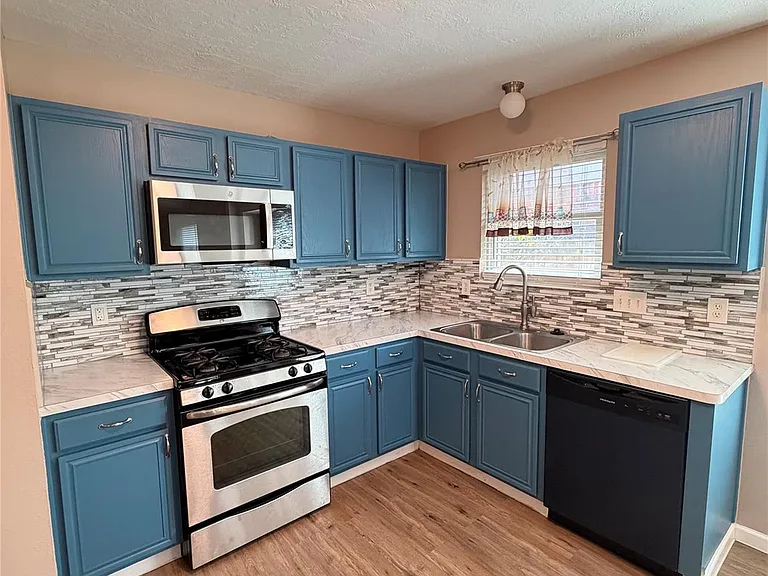 4817 Falcon Forest Dr — Photo 5
