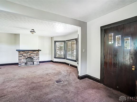 3rd image of 908 Manhattan Ave