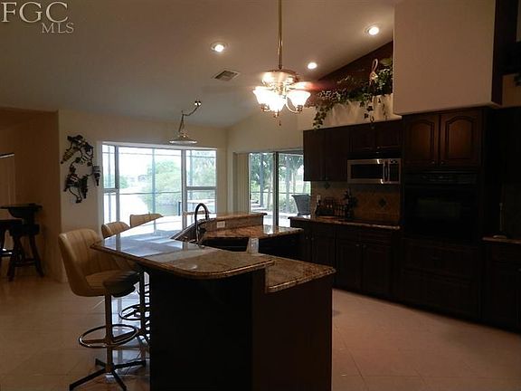 5th image of 125 NW 31st Pl