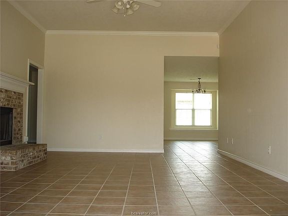 5th image of 1309 Roanoke Ct