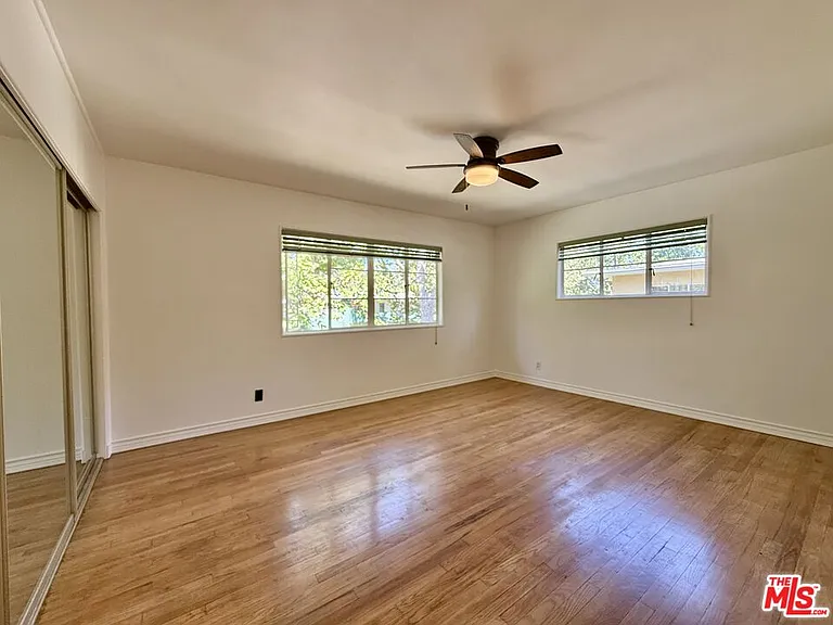 5431 Village Grn — Photo 11