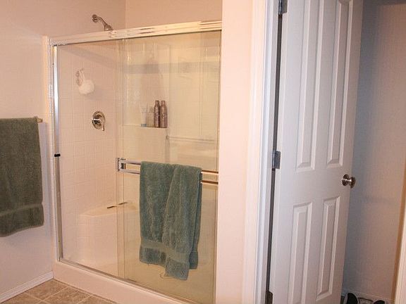 Master Shower & Commode